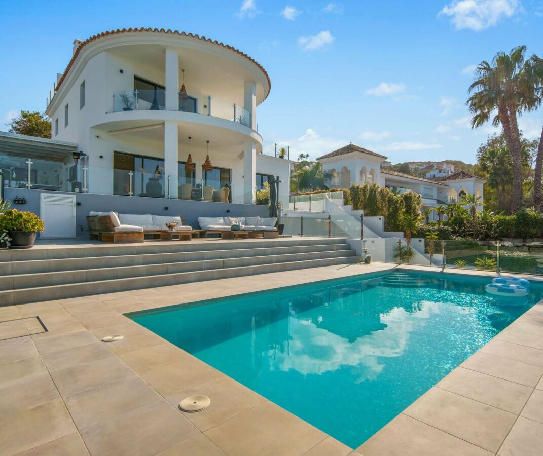 FOR SALE 🏡 Renovated Four-Bedroom Villa with Pool, Gym and Mountain Views – La Cala Golf, Mijas 🇪🇸