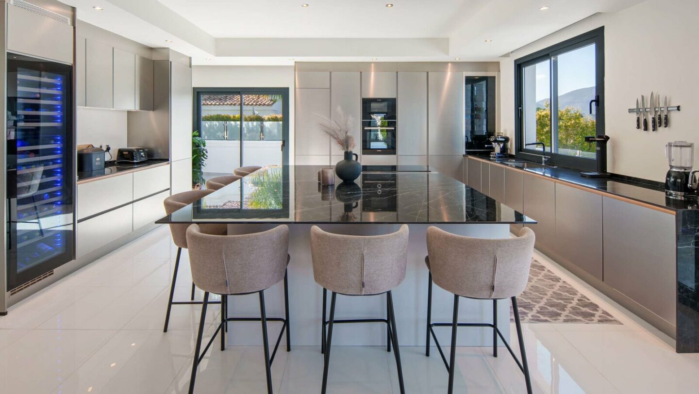 FOR SALE 🏡 Renovated Four-Bedroom Villa with Pool, Gym and Mountain Views – La Cala Golf, Mijas 🇪🇸