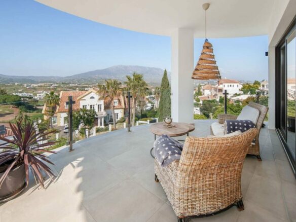 FOR SALE 🏡 Renovated Four-Bedroom Villa with Pool, Gym and Mountain Views – La Cala Golf, Mijas 🇪🇸
