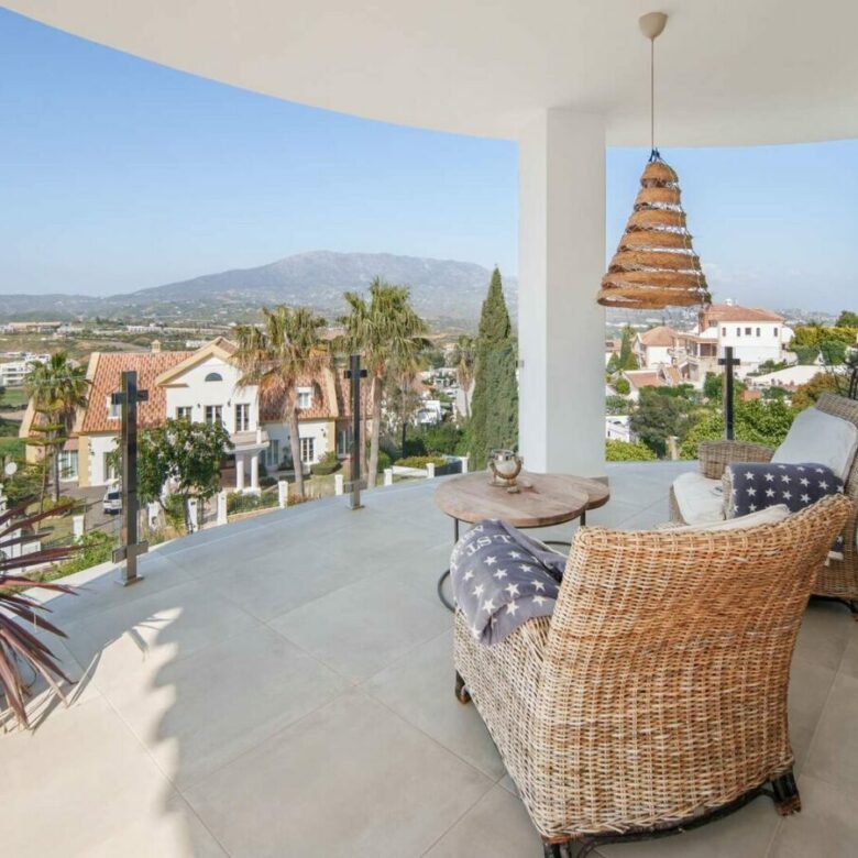 FOR SALE 🏡 Renovated Four-Bedroom Villa with Pool, Gym and Mountain Views – La Cala Golf, Mijas 🇪🇸