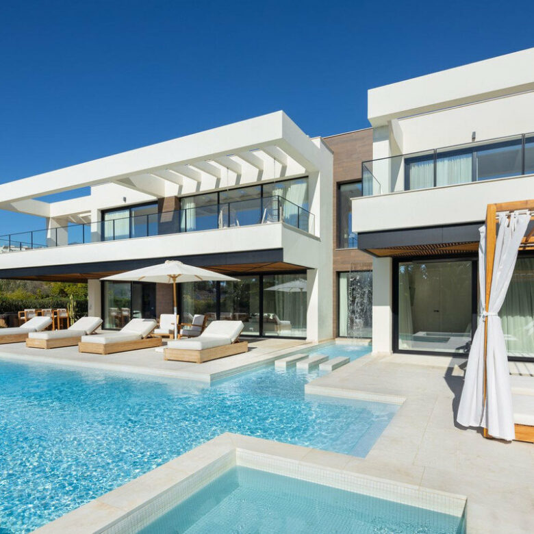 FOR SALE 🏡 Contemporary Six-Suite Villa with Cinema, Gym and Spa – La Cerquilla, Nueva Andalucía, Marbella 🇪🇸