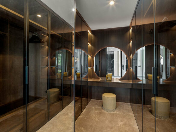 FOR SALE 🏡 Contemporary Six-Suite Villa with Cinema, Gym and Spa – La Cerquilla, Nueva Andalucía, Marbella 🇪🇸