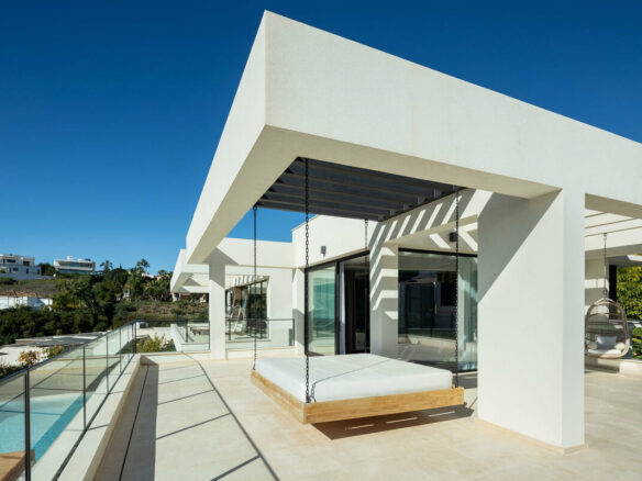 FOR SALE 🏡 Contemporary Six-Suite Villa with Cinema, Gym and Spa – La Cerquilla, Nueva Andalucía, Marbella 🇪🇸