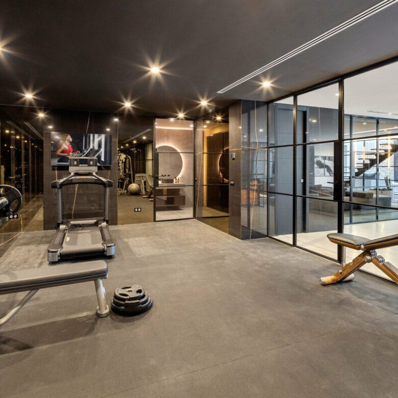 FOR SALE 🏡 Contemporary Six-Suite Villa with Cinema, Gym and Spa – La Cerquilla, Nueva Andalucía, Marbella 🇪🇸
