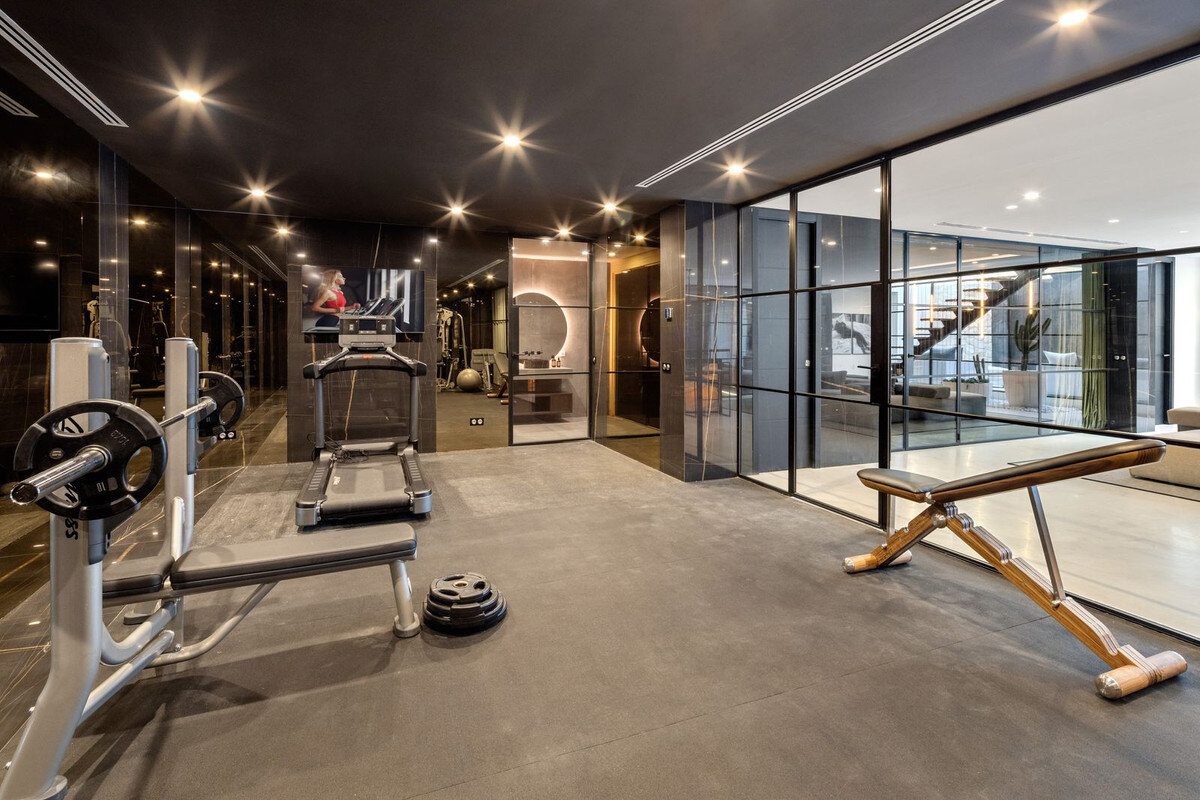 FOR SALE 🏡 Contemporary Six-Suite Villa with Cinema, Gym and Spa – La Cerquilla, Nueva Andalucía, Marbella 🇪🇸