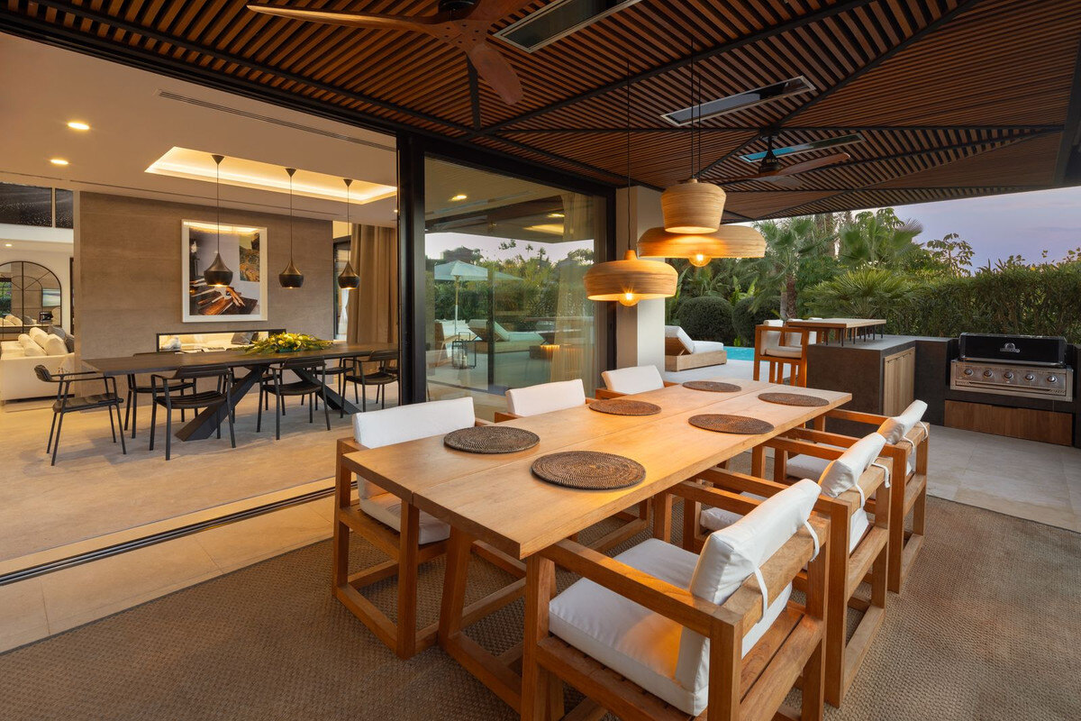 FOR SALE 🏡 Contemporary Six-Suite Villa with Cinema, Gym and Spa – La Cerquilla, Nueva Andalucía, Marbella 🇪🇸