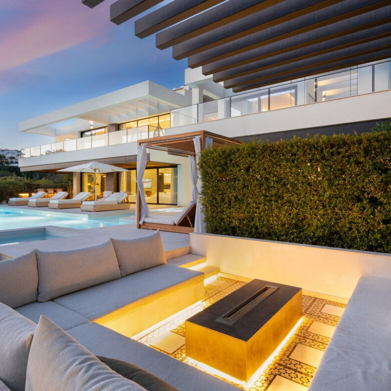 FOR SALE 🏡 Contemporary Six-Suite Villa with Cinema, Gym and Spa – La Cerquilla, Nueva Andalucía, Marbella 🇪🇸