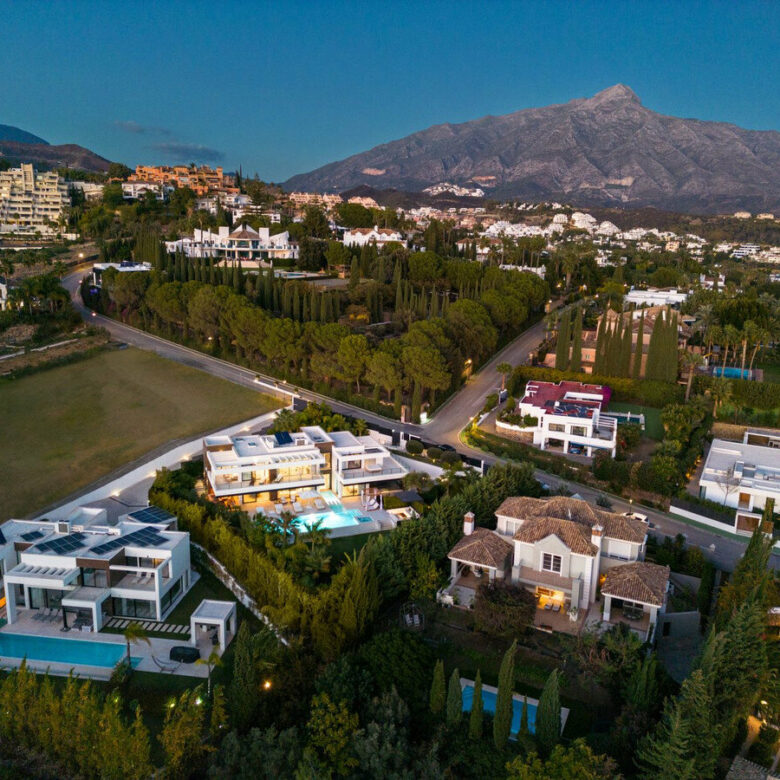 FOR SALE 🏡 Contemporary Six-Suite Villa with Cinema, Gym and Spa – La Cerquilla, Nueva Andalucía, Marbella 🇪🇸