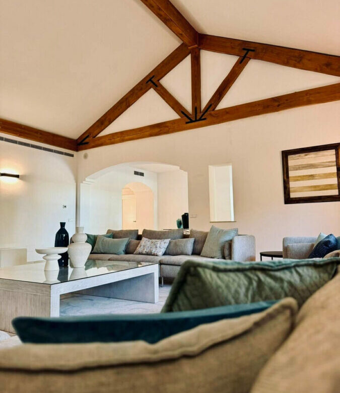 FOR SALE 🏡 Private Four-Bedroom Villa with Sea Views on a Flat Plot – Monte Biarritz, Estepona 🇪🇸