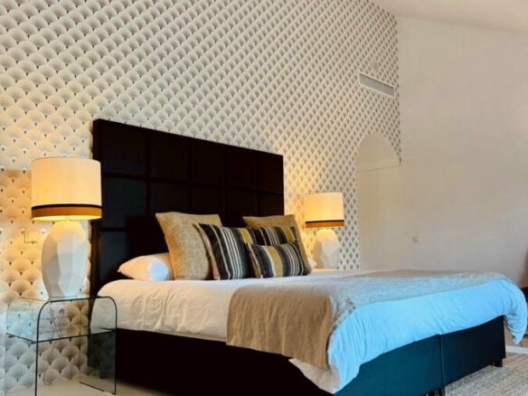 FOR SALE 🏡 Private Four-Bedroom Villa with Sea Views on a Flat Plot – Monte Biarritz, Estepona 🇪🇸