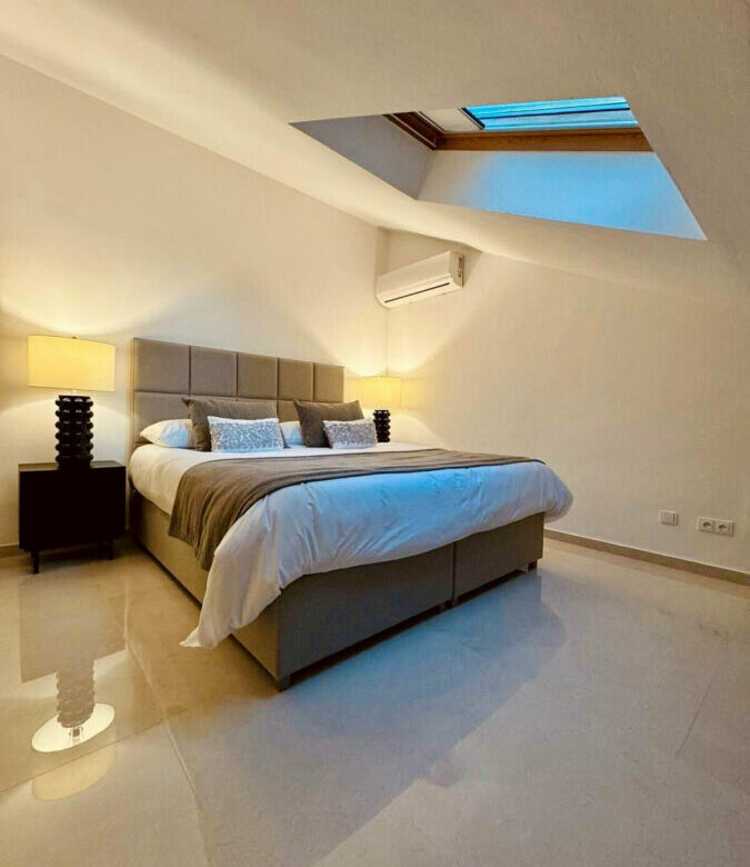 FOR SALE 🏡 Private Four-Bedroom Villa with Sea Views on a Flat Plot – Monte Biarritz, Estepona 🇪🇸