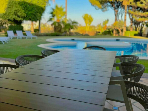 FOR SALE 🏡 Private Four-Bedroom Villa with Sea Views on a Flat Plot – Monte Biarritz, Estepona 🇪🇸