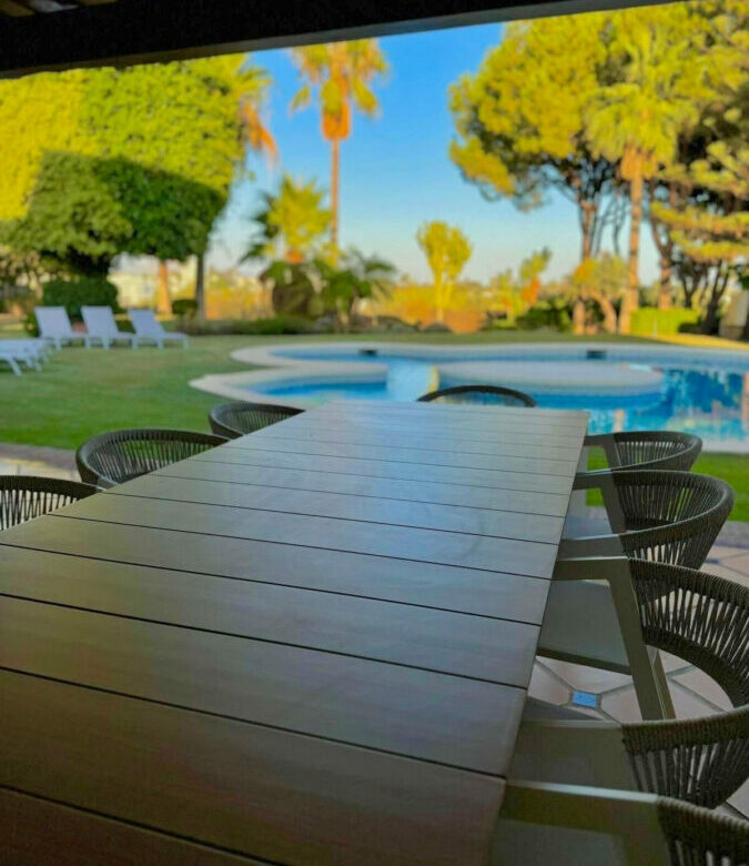 FOR SALE 🏡 Private Four-Bedroom Villa with Sea Views on a Flat Plot – Monte Biarritz, Estepona 🇪🇸