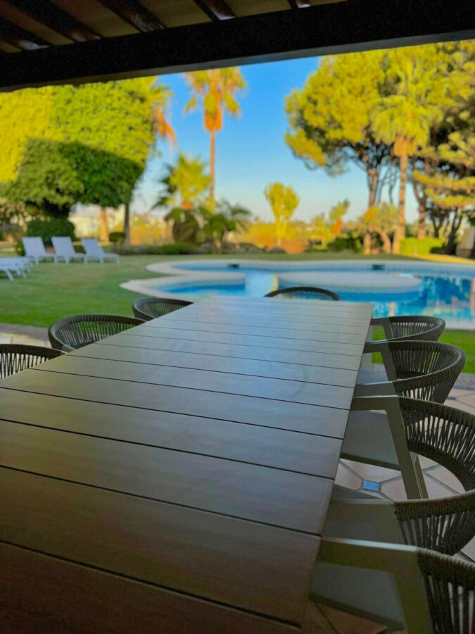 FOR SALE 🏡 Private Four-Bedroom Villa with Sea Views on a Flat Plot – Monte Biarritz, Estepona 🇪🇸