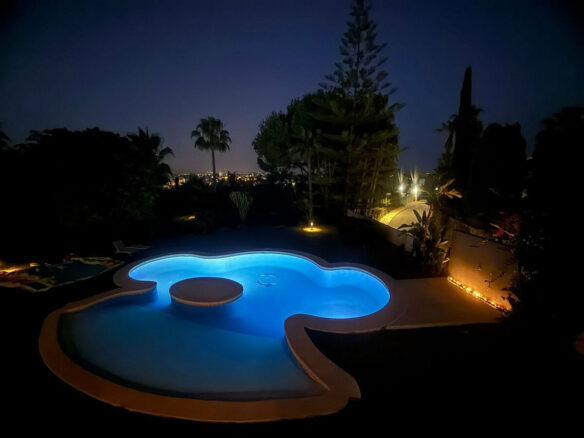 FOR SALE 🏡 Private Four-Bedroom Villa with Sea Views on a Flat Plot – Monte Biarritz, Estepona 🇪🇸
