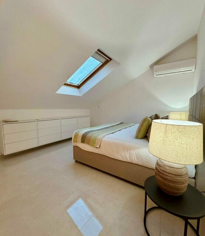 FOR SALE 🏡 Private Four-Bedroom Villa with Sea Views on a Flat Plot – Monte Biarritz, Estepona 🇪🇸