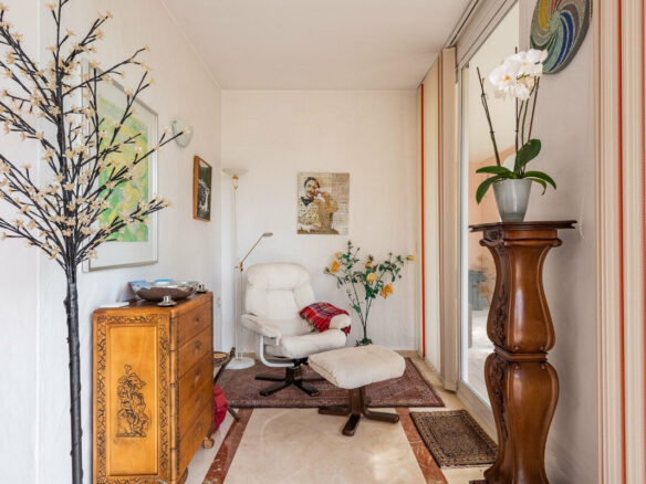 FOR SALE 🏡 Beachside Four-Bedroom Villa 100 m from the Sea – Paraíso Barronal, Estepona East 🇪🇸