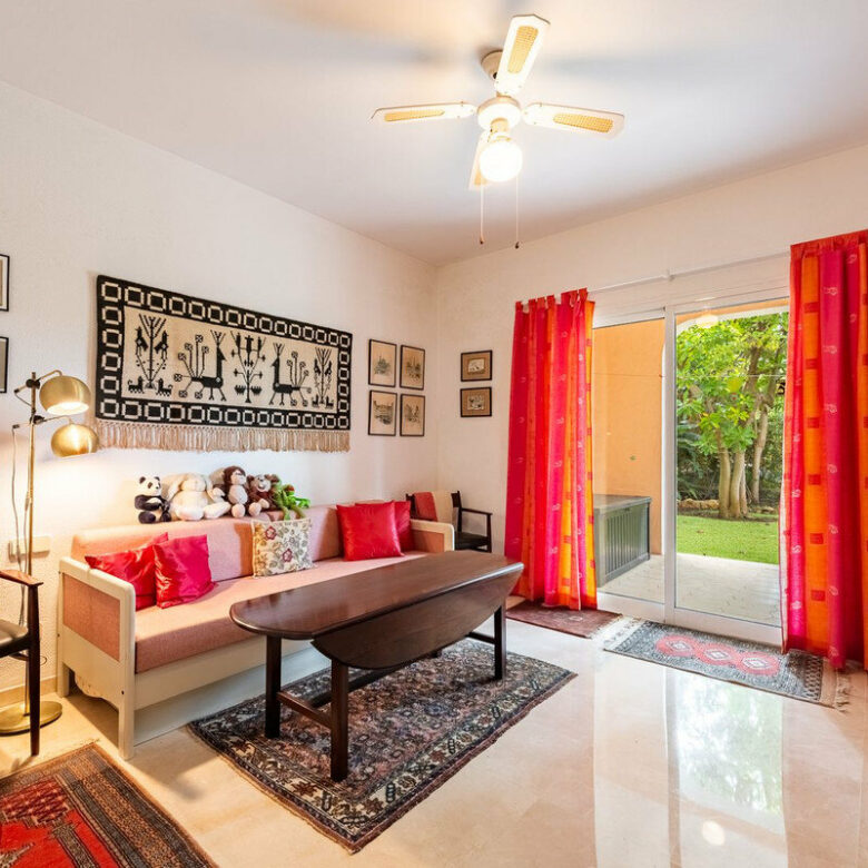 FOR SALE 🏡 Beachside Four-Bedroom Villa 100 m from the Sea – Paraíso Barronal, Estepona East 🇪🇸