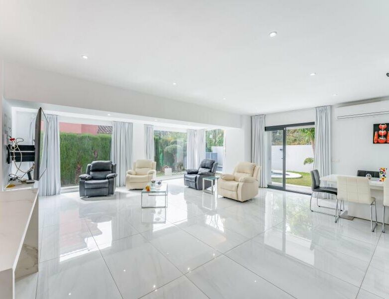 FOR SALE 🏡 Three-Bedroom Villa with Private Pool and Garden – Nagüeles, Golden Mile, Marbella 🇪🇸