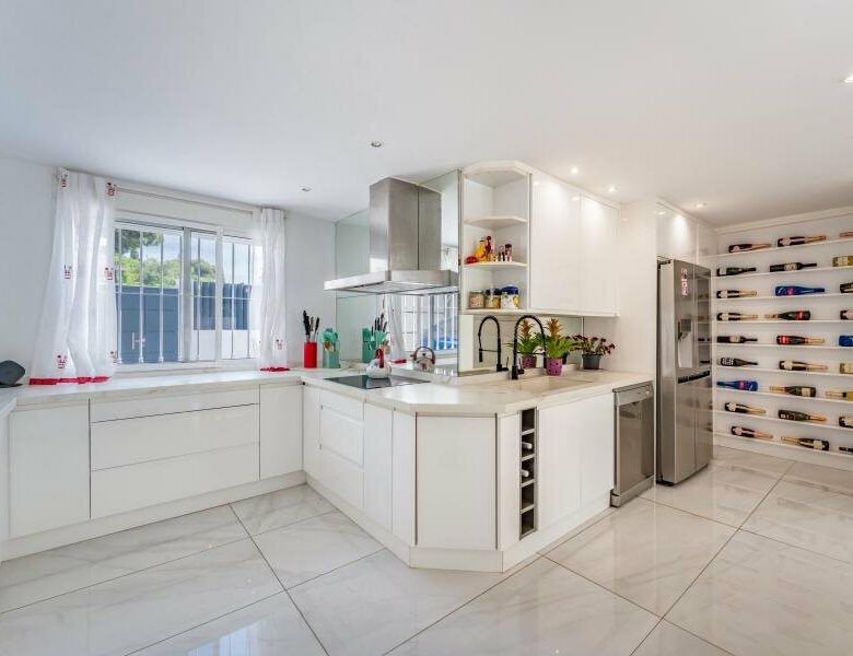FOR SALE 🏡 Three-Bedroom Villa with Private Pool and Garden – Nagüeles, Golden Mile, Marbella 🇪🇸