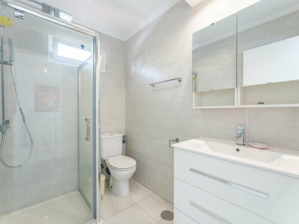 FOR SALE 🏡 Three-Bedroom Villa with Private Pool and Garden – Nagüeles, Golden Mile, Marbella 🇪🇸