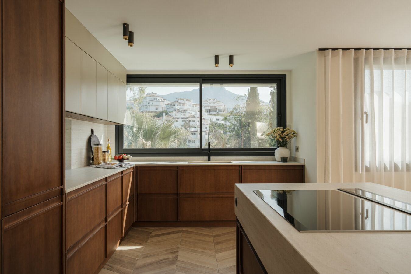 FOR SALE 🏡 Renovated 5 Bedroom Villa with Sea and Mountain Views – Los Naranjos Hill Club, Nueva Andalucía, Marbella 🇪🇸