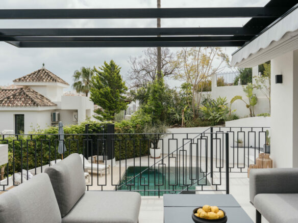 FOR SALE 🏡 Renovated 5 Bedroom Villa with Sea and Mountain Views – Los Naranjos Hill Club, Nueva Andalucía, Marbella 🇪🇸