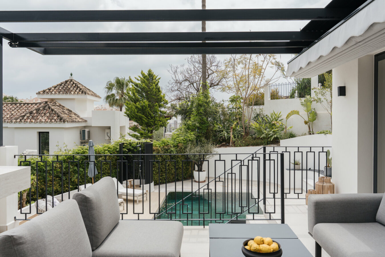 FOR SALE 🏡 Renovated 5 Bedroom Villa with Sea and Mountain Views – Los Naranjos Hill Club, Nueva Andalucía, Marbella 🇪🇸