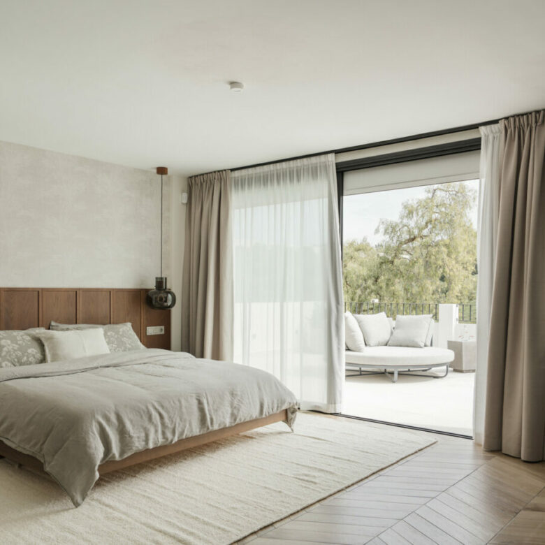 FOR SALE 🏡 Renovated 5 Bedroom Villa with Sea and Mountain Views – Los Naranjos Hill Club, Nueva Andalucía, Marbella 🇪🇸
