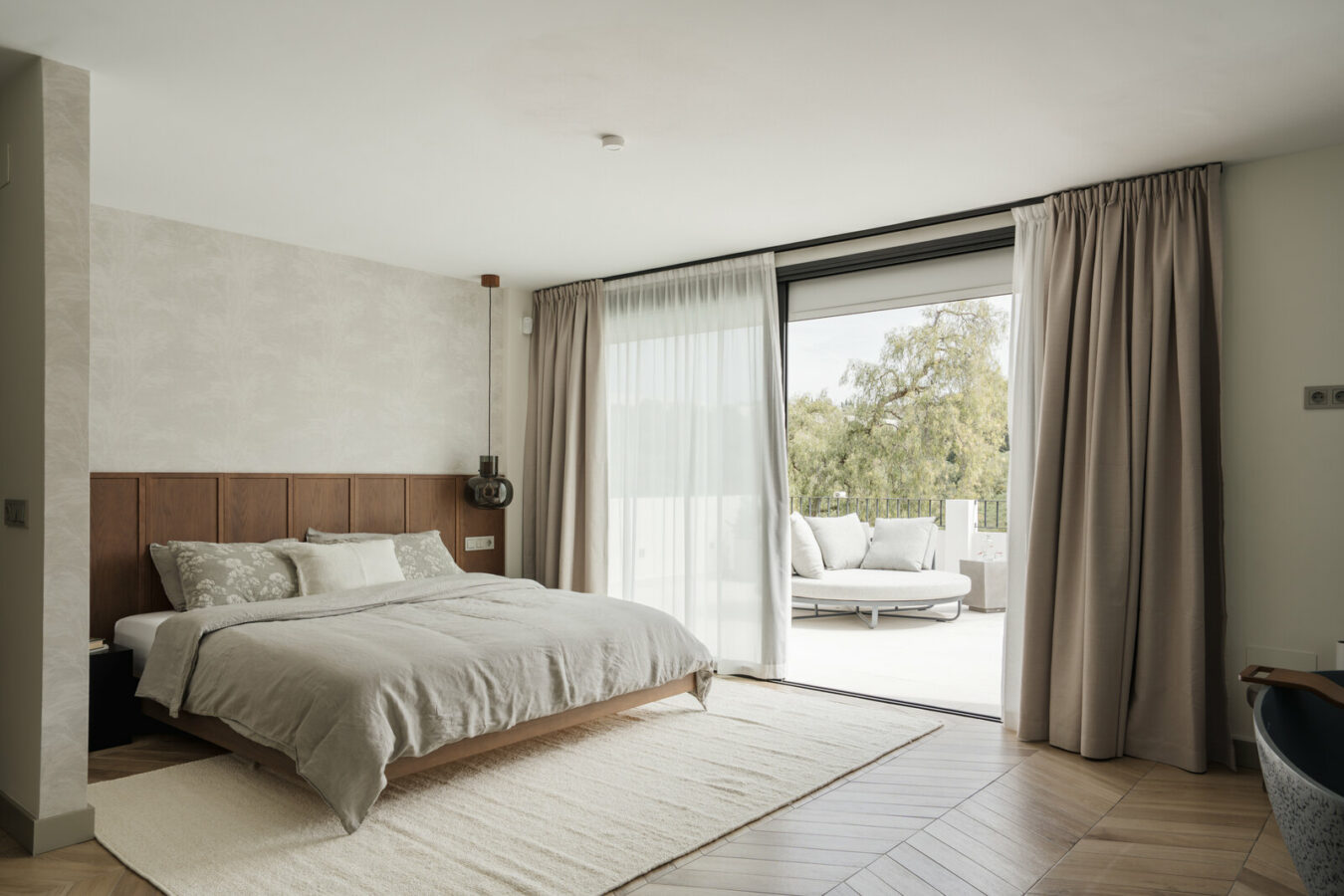 FOR SALE 🏡 Renovated 5 Bedroom Villa with Sea and Mountain Views – Los Naranjos Hill Club, Nueva Andalucía, Marbella 🇪🇸