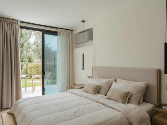 FOR SALE 🏡 Renovated 5 Bedroom Villa with Sea and Mountain Views – Los Naranjos Hill Club, Nueva Andalucía, Marbella 🇪🇸