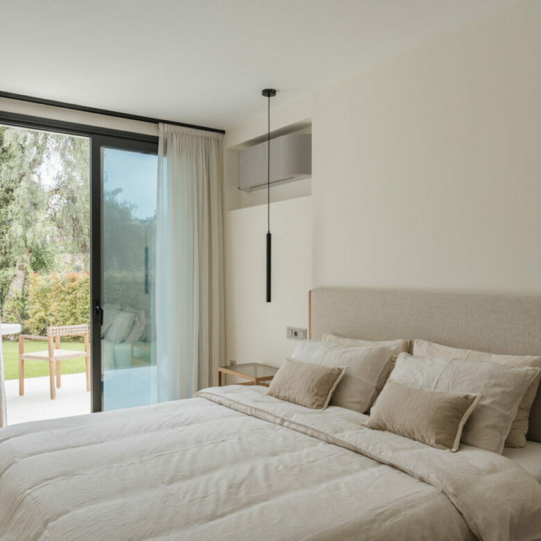 FOR SALE 🏡 Renovated 5 Bedroom Villa with Sea and Mountain Views – Los Naranjos Hill Club, Nueva Andalucía, Marbella 🇪🇸