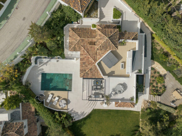 FOR SALE 🏡 Renovated 5 Bedroom Villa with Sea and Mountain Views – Los Naranjos Hill Club, Nueva Andalucía, Marbella 🇪🇸