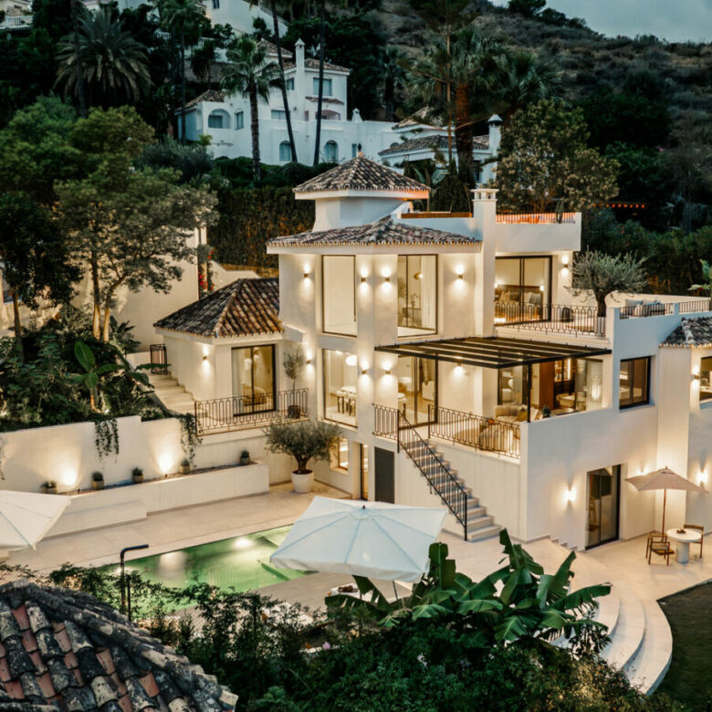 FOR SALE 🏡 Renovated 5 Bedroom Villa with Sea and Mountain Views – Los Naranjos Hill Club, Nueva Andalucía, Marbella 🇪🇸