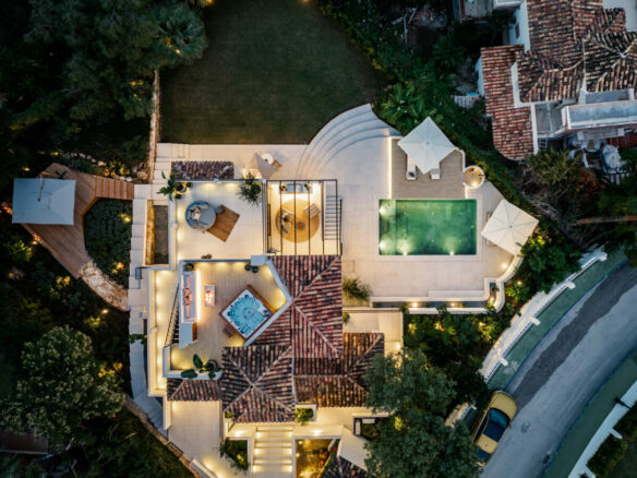 FOR SALE 🏡 Renovated 5 Bedroom Villa with Sea and Mountain Views – Los Naranjos Hill Club, Nueva Andalucía, Marbella 🇪🇸
