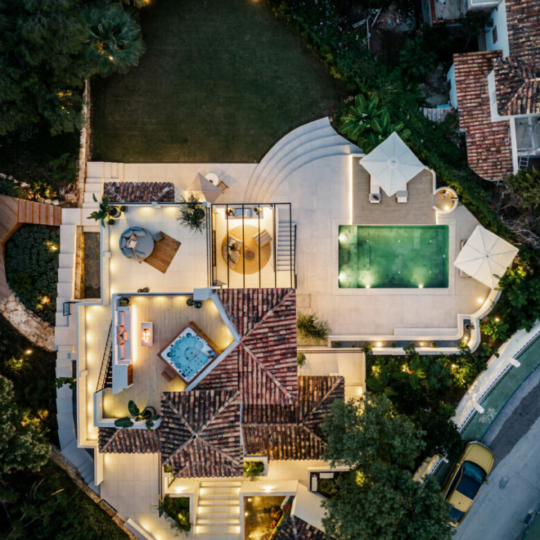 FOR SALE 🏡 Renovated 5 Bedroom Villa with Sea and Mountain Views – Los Naranjos Hill Club, Nueva Andalucía, Marbella 🇪🇸