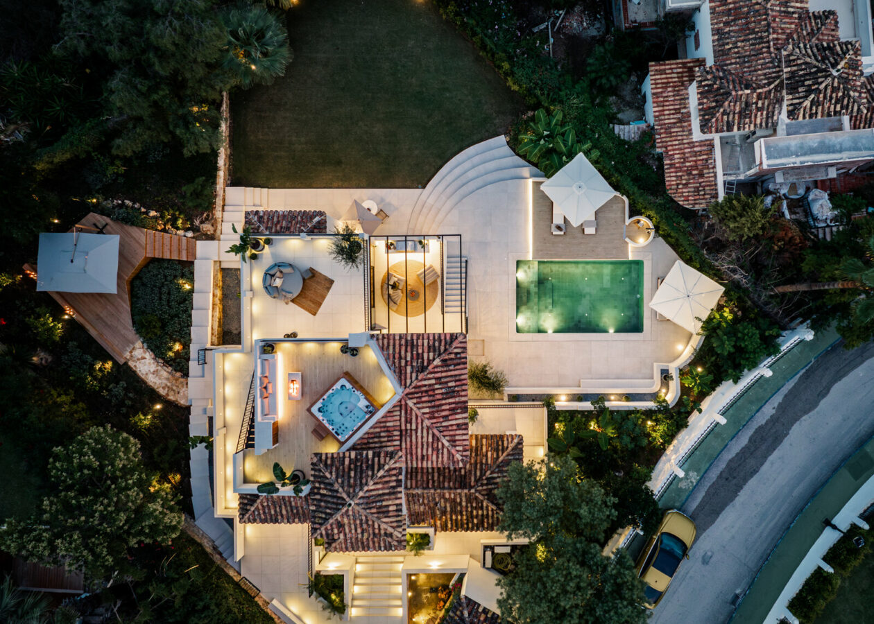 FOR SALE 🏡 Renovated 5 Bedroom Villa with Sea and Mountain Views – Los Naranjos Hill Club, Nueva Andalucía, Marbella 🇪🇸