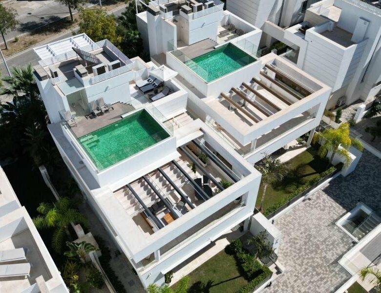 FOR SALE 🏡 Contemporary Five-Bedroom Villa with Rooftop Pool near the Beach – San Pedro de Alcántara, Marbella 🇪🇸