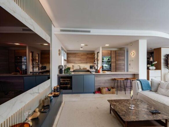 FOR SALE 🏡 Contemporary Five-Bedroom Villa with Rooftop Pool near the Beach – San Pedro de Alcántara, Marbella 🇪🇸