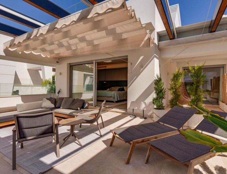 FOR SALE 🏡 Contemporary Five-Bedroom Villa with Rooftop Pool near the Beach – San Pedro de Alcántara, Marbella 🇪🇸