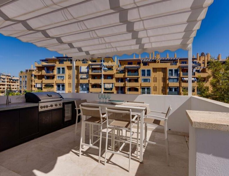 FOR SALE 🏡 Contemporary Five-Bedroom Villa with Rooftop Pool near the Beach – San Pedro de Alcántara, Marbella 🇪🇸