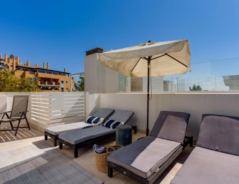 FOR SALE 🏡 Contemporary Five-Bedroom Villa with Rooftop Pool near the Beach – San Pedro de Alcántara, Marbella 🇪🇸