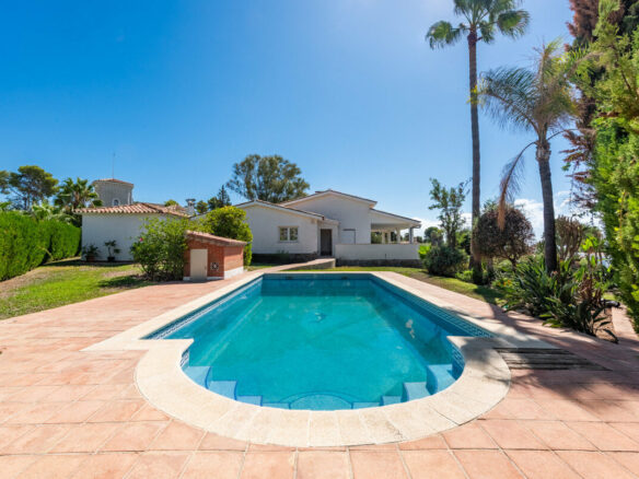 FOR SALE 🏡 Single-Level Four-Bedroom Villa with Sea Views to Finish – Atalaya, New Golden Mile 🇪🇸