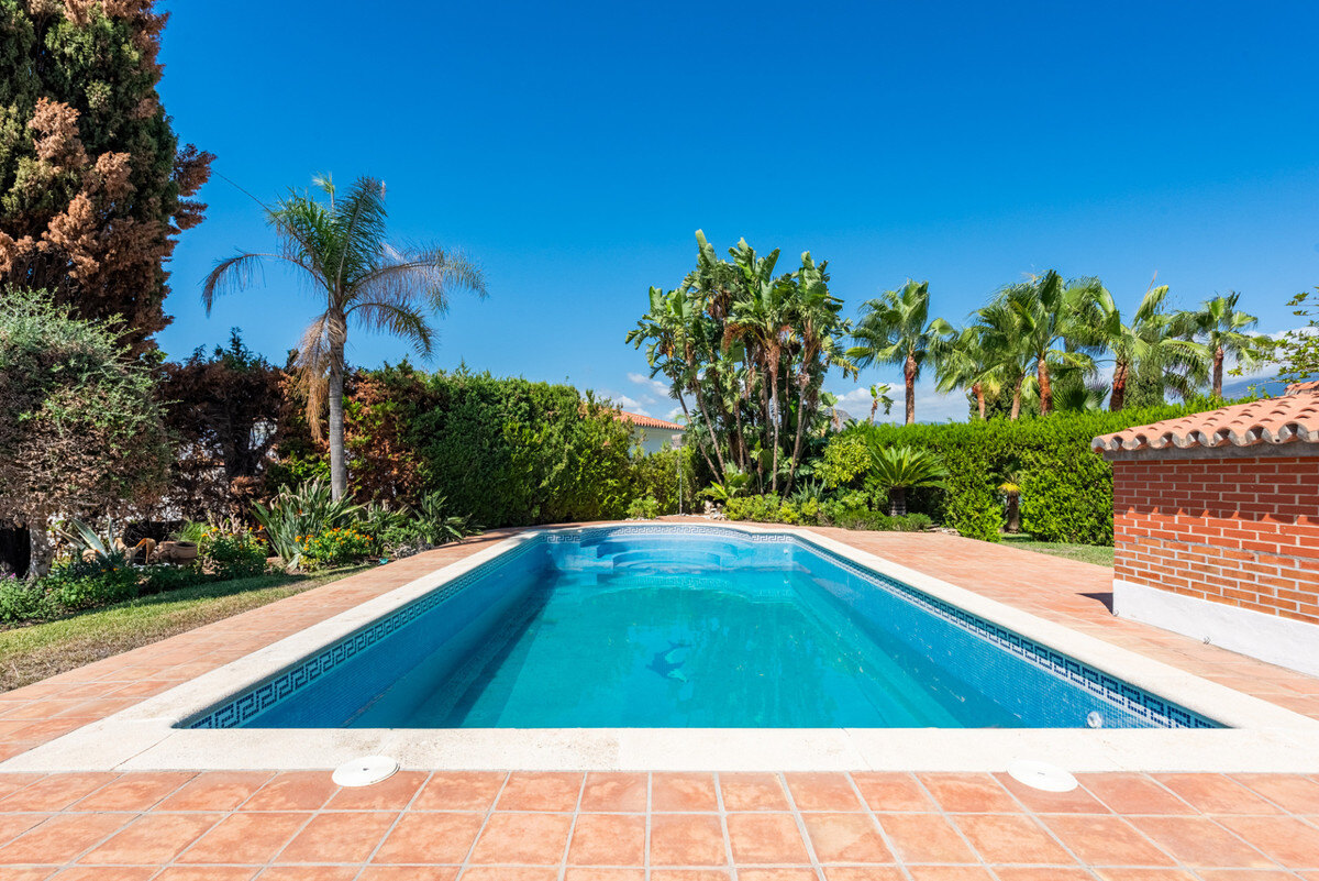FOR SALE 🏡 Single-Level Four-Bedroom Villa with Sea Views to Finish – Atalaya, New Golden Mile 🇪🇸