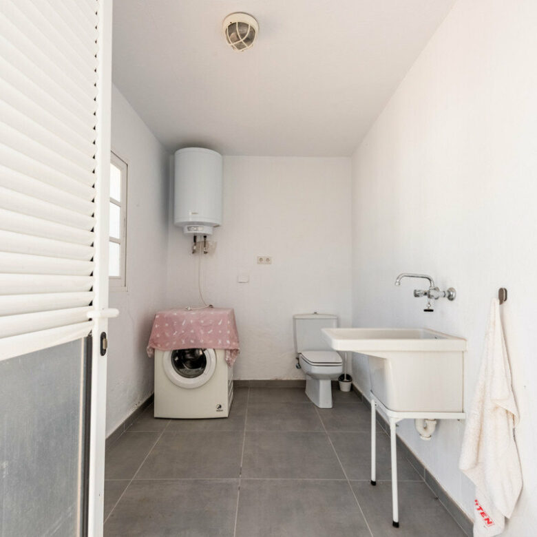 FOR SALE 🏡 Single-Level Four-Bedroom Villa with Sea Views to Finish – Atalaya, New Golden Mile 🇪🇸