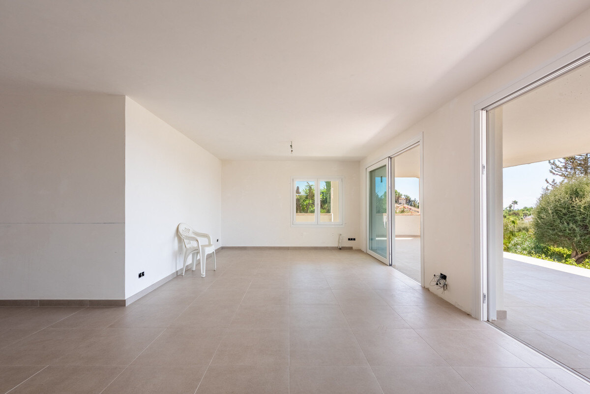 FOR SALE 🏡 Single-Level Four-Bedroom Villa with Sea Views to Finish – Atalaya, New Golden Mile 🇪🇸