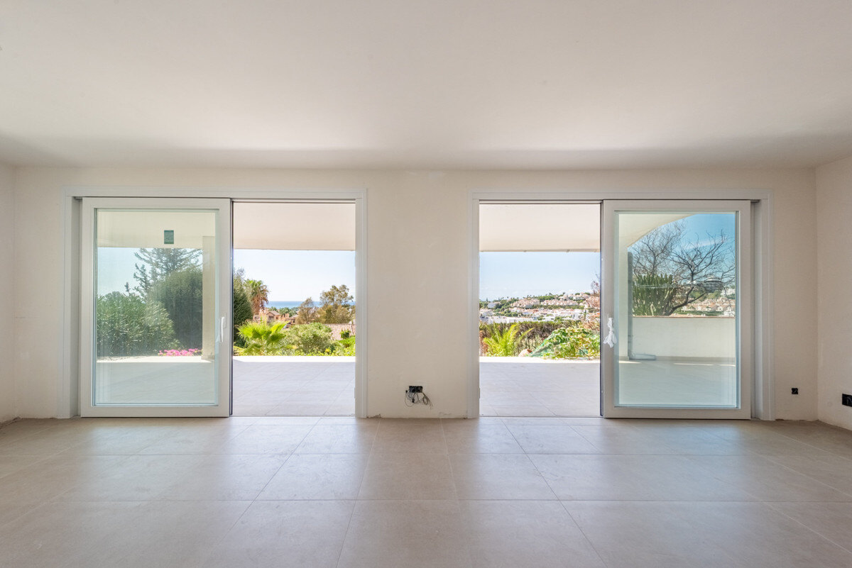 FOR SALE 🏡 Single-Level Four-Bedroom Villa with Sea Views to Finish – Atalaya, New Golden Mile 🇪🇸
