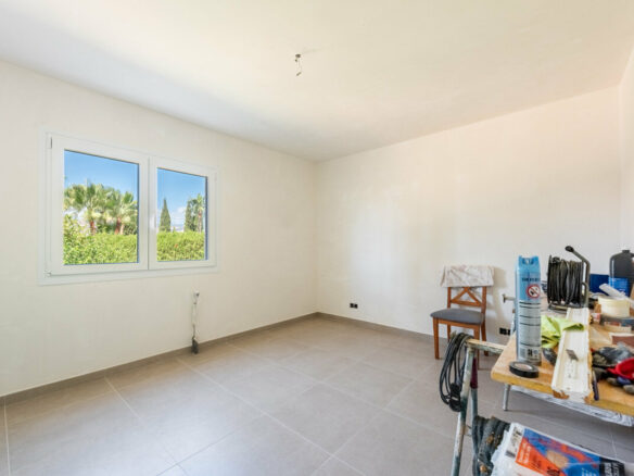 FOR SALE 🏡 Single-Level Four-Bedroom Villa with Sea Views to Finish – Atalaya, New Golden Mile 🇪🇸
