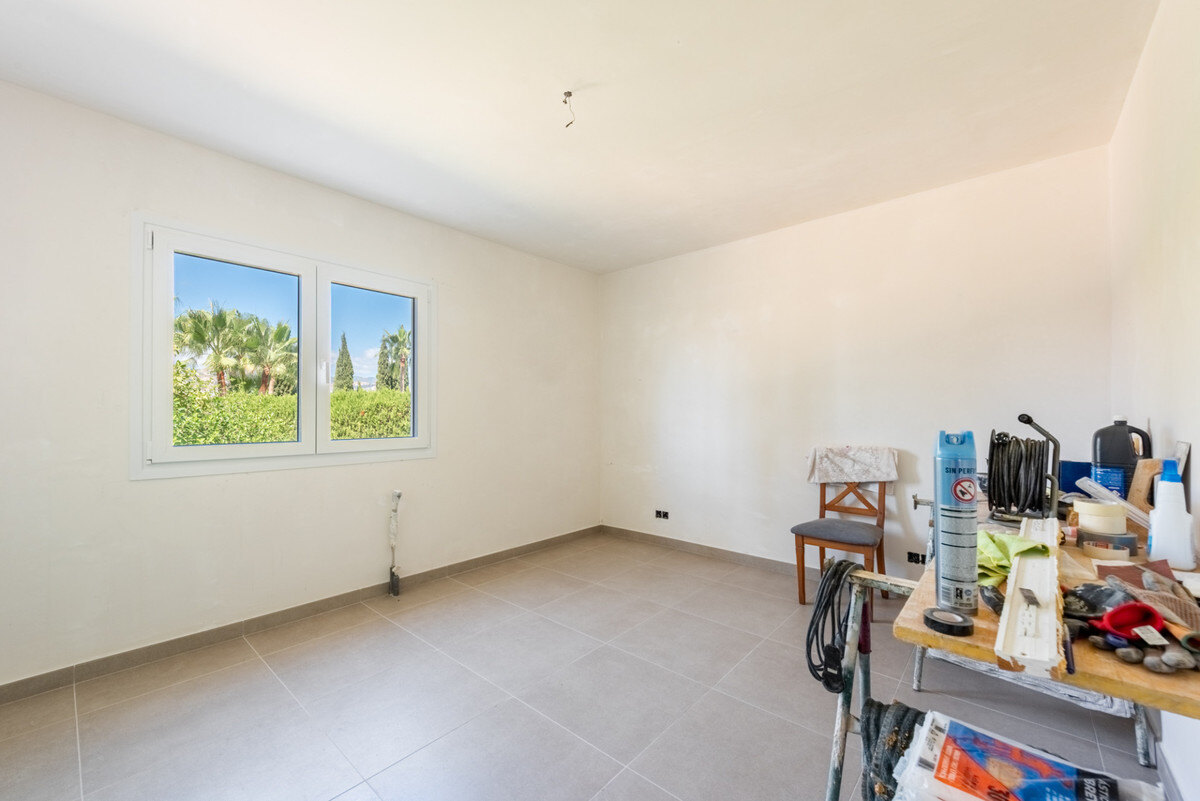 FOR SALE 🏡 Single-Level Four-Bedroom Villa with Sea Views to Finish – Atalaya, New Golden Mile 🇪🇸