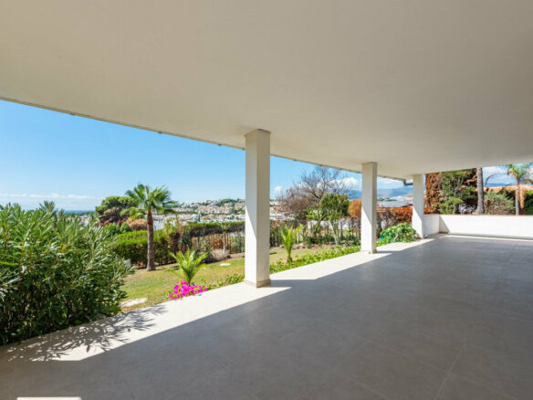 FOR SALE 🏡 Single-Level Four-Bedroom Villa with Sea Views to Finish – Atalaya, New Golden Mile 🇪🇸